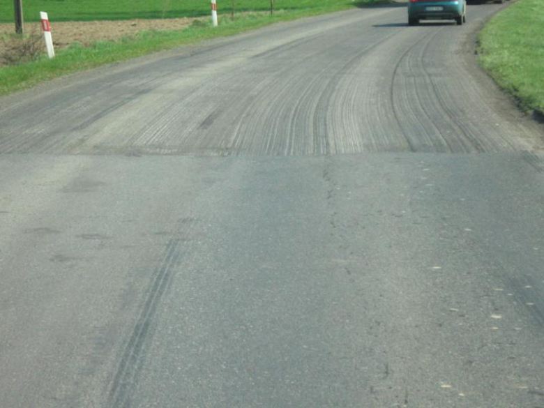 Wymiana nawierzchni w okolicach Mościska