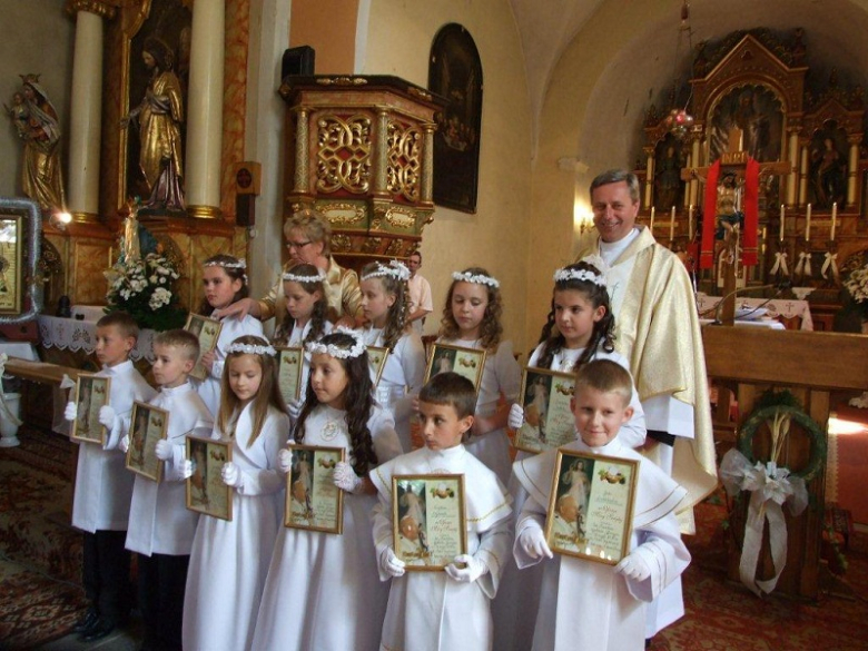 Uroczystość I Komunii Świętej w Ujeździe Górnym