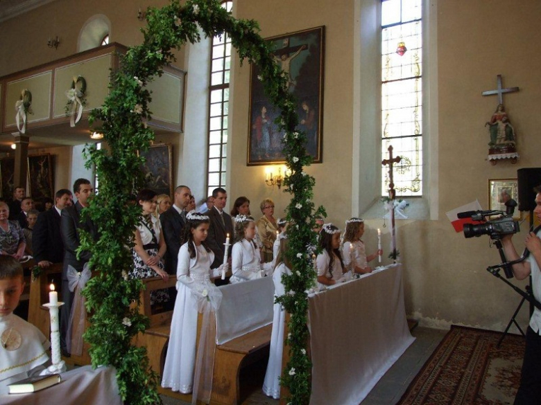 Uroczystość I Komunii Świętej w Ujeździe Górnym