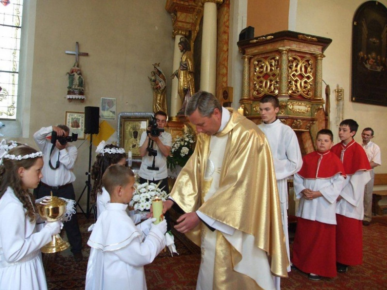 Uroczystość I Komunii Świętej w Ujeździe Górnym