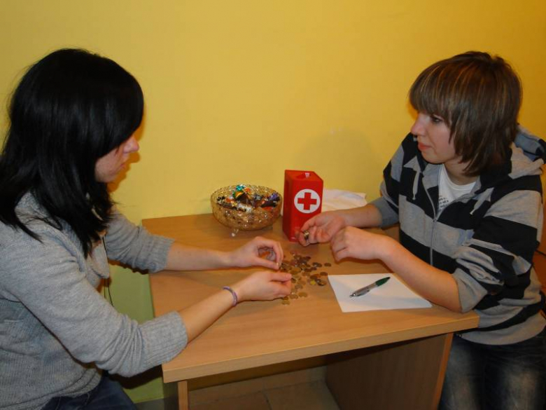 Pierwszy dzień akcji "Czerwonokrzyska gwiazdka" - Środa Śląska 2011