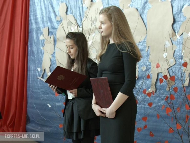 77. rocznica I Masowej Deportacji Polaków na Sybir - uroczystości szkolne