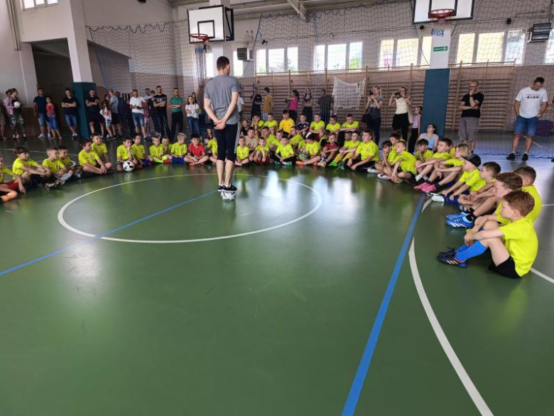 Na boisku w Kostomłotach świętowano zakończenie mijającego sezonu