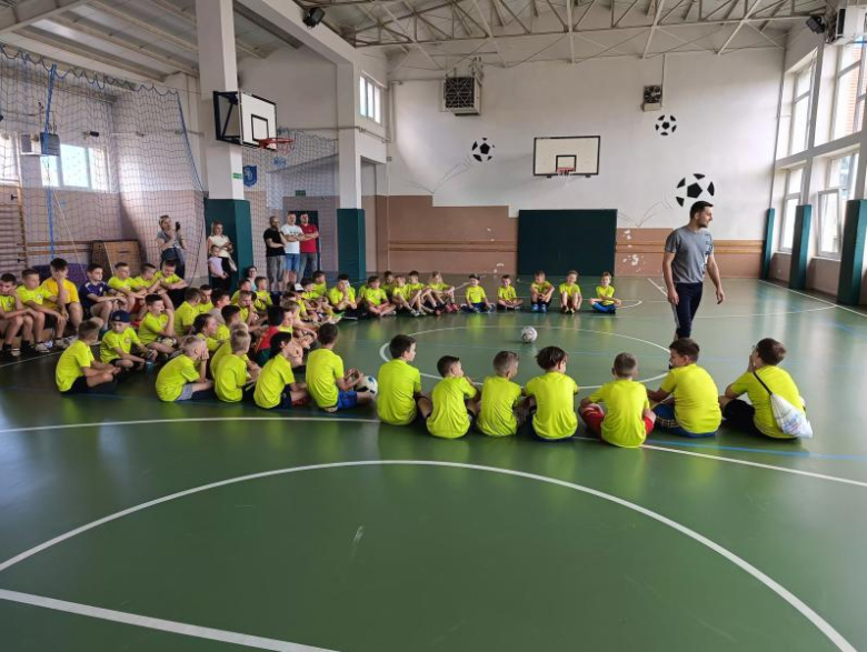 Na boisku w Kostomłotach świętowano zakończenie mijającego sezonu