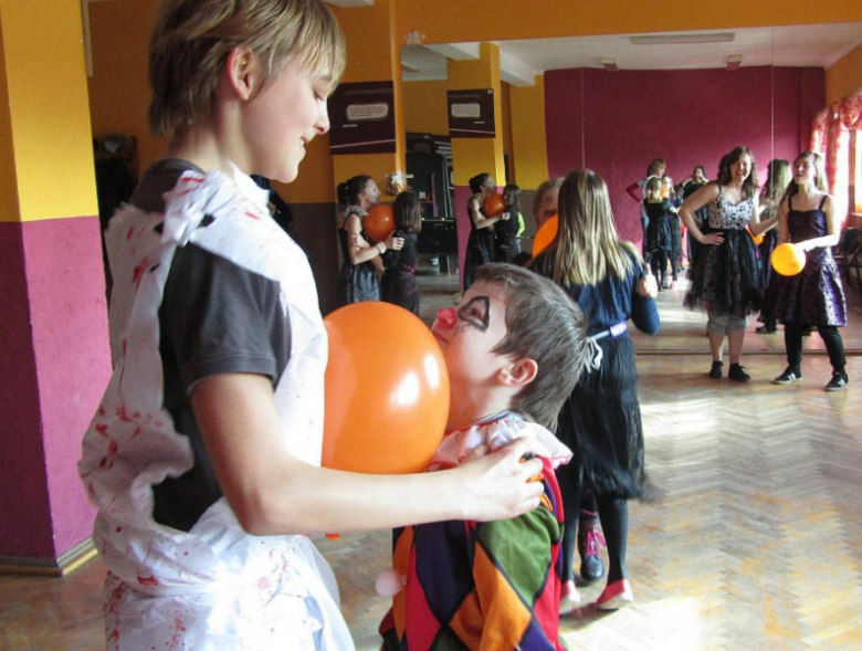 Makabryczny bal przebierańców