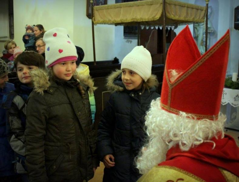Spotkanie Mikołaja z dziećmi