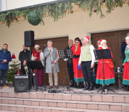 Kostomłocki Jarmark Mikołajkowy przyciągnął mieszkańców. Świąteczna atmosfera na rynku