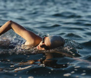 Nocne Pływanie na zakończenie ferii w Środzie Śląskiej