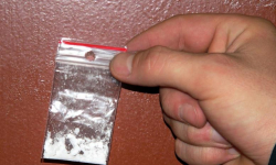 Handlarz metaamfetaminą pokłuty nożem 