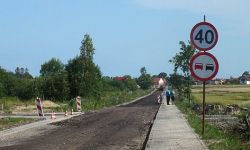 Remontują drogi i czyszczą zbiorniki retencyjne