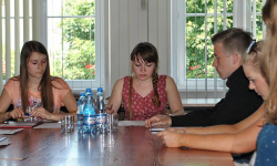 Młodzież o zbiórce krwi i adopcji