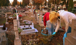 Młodzież z Malczyc posprzątała 80 grobów