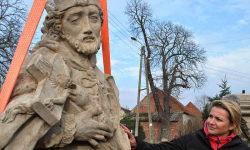 Nowa broda św. Nepomucena, czyli pomnik po renowacji