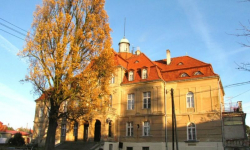 Z pałaców do bloków