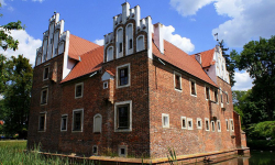 Kto kupi unikatowy zamek na wodzie? 