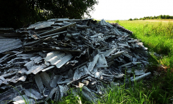 Składowisko eternitu w Chomiąży