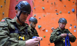 Bez szkolenia wspinaczkowego nie można obsługiwać dźwigów i kafarów