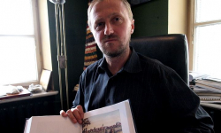 Grzegorz Borowski prezentuje swoją pracę dyplomową