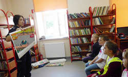 Policja i uczniowie o bezpieczeństwie podczas wakacji