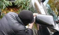 Kradł akcesoria samochodowe