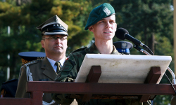 Defilada i tłumy ludzi na przysiędze młodych żołnierzy