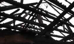 Znów płonęły budynki dawnego pegeeru w Jastrzębcach