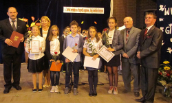 Wójt wręczył stypendia naukowe i sportowe