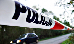 Zwłoki młodej kobiety przy drodze nr 94. Policja ustala personalia 