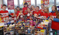 Paczki na święta dla 30 potrzebujących rodzin