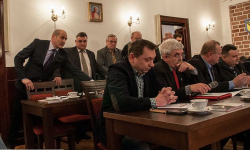 Napięta atmosfera podczas  sesji średzkiej rady miejskiej