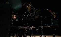 Silvan Zingg na deskach średzkiego domu kultury