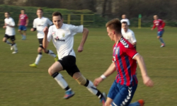 Lider grupy za mocny - średzcy seniorzy przegrywają z Pogonią Oleśnica