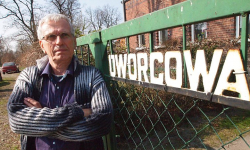 Makiety Andrzeja Stachowa i księdza Janusza Grygiera