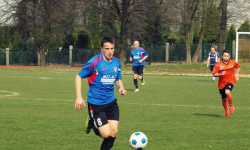 Polonia dzieli się punktami ze Strzelinianką