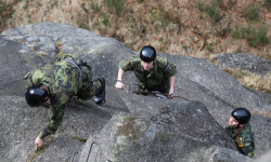 Wspinaczka studentów szkół wojskowych