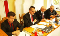 Radni o inwestycjach, grasujących dzikach i hali sportowej