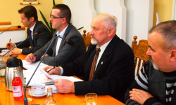 Wicestarosta Pierzchalski: powiat nie będzie remontował chodników