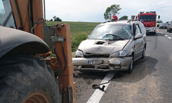 Zderzenie koparki z samochodem osobowym w Komornikach [aktualizacja]
