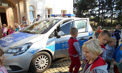 Wizyty policjantów w przedszkolach i szkołach. Akcja "Bezpieczna droga do szkoły"