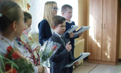 Podwyżki dla nauczycieli i młody burmistrz w średzkiej podstawówce