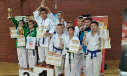 Sukces średzkich karateków na zawodach w Legnicy. Wrócili z 12 medalami