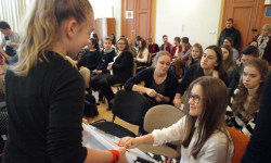 Ponad 50 uczniów wzięło udział w konferencji Młodzieżowego Sejmiku Województwa Dolnośląskiego