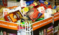 Gimnazjaliści z Miękini włączyli się do ogólnopolskiej Świątecznej Zbiórki Żywności