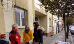 Papieros czy witaminka? Akcja Polskiego Czerwonego Krzyża 