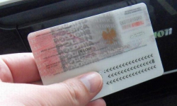 Prawo jazdy i inne dokumenty w telefonie komórkowym? To możliwe już w przyszłym roku