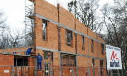 Kolejne dotacje na budowę nowej szkoły w Lutyni