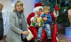 W Wilczkowie Mikołaj rozdał dzieciom przeszło 80 paczek