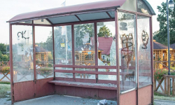 Pijany zniszczył wiatę przystankową. Grozi mu 5 lat więzienia