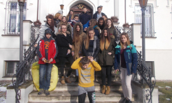 Przedstawienie jasełkowe gimnazjalistów dla mieszkańców Mrozowa