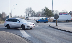 Sygnalizacja na skrzyżowaniu w Środzie Śląskiej, rondo w Błoniach